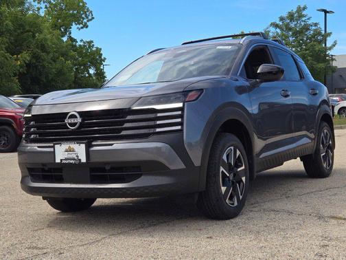 Gun Metallic 2027 Nissan Kicks SV