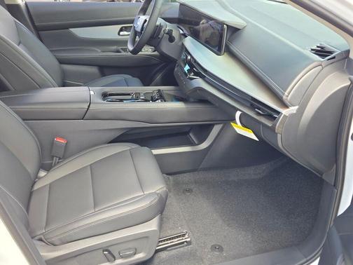 Everest White Pearl Tricoat 2026 Nissan Murano SL