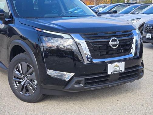 2025 Nissan Pathfinder SV 4WD