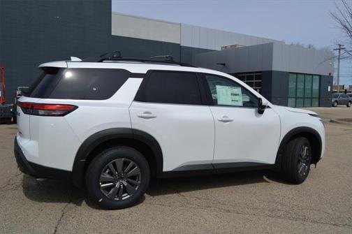 2025 Nissan Pathfinder SV 4WD