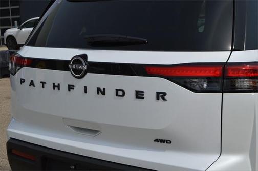 2025 Nissan Pathfinder SV 4WD