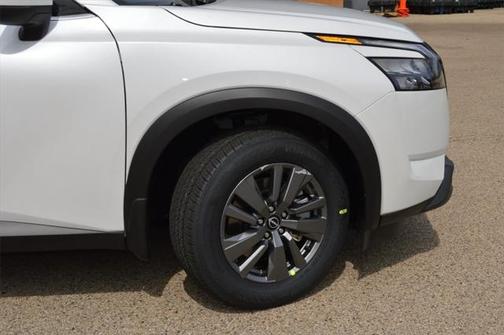 2025 Nissan Pathfinder SV 4WD