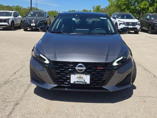 Gun Metallic/Super Black 2026 Nissan Altima SR FWD