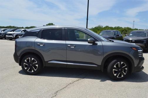 2025 Nissan Kicks SV