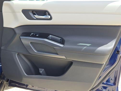 Deep Ocean Blue Pearl 2026 Nissan Pathfinder SL