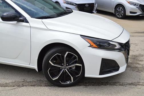 2025 Nissan Altima SR AWD