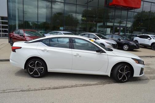 2025 Nissan Altima SR AWD