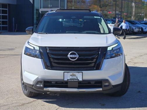 2025 Nissan Pathfinder Platinum 4WD