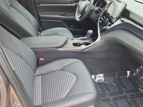 Ice Edge 2024 Toyota Camry SE