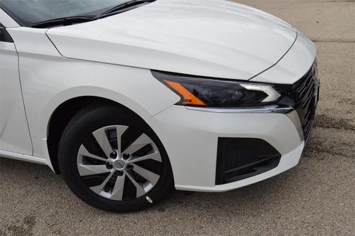2025 Nissan Altima S FWD