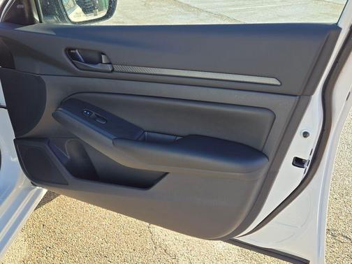 2025 Nissan Altima S FWD