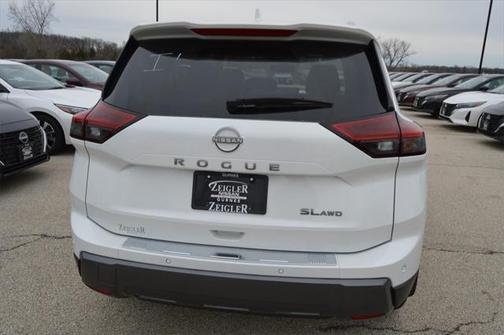 2025 Nissan Rogue SL