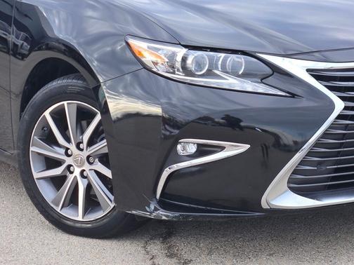 2017 Lexus ES 300h Base