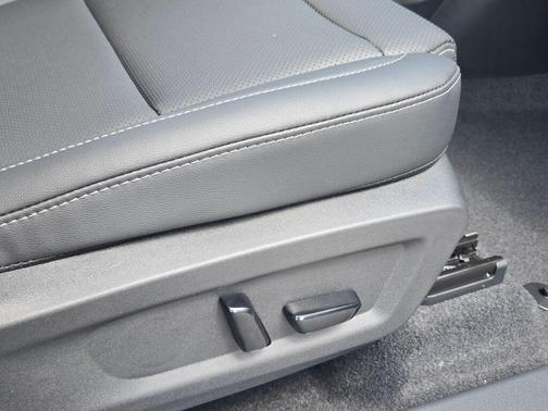 Everest White Pearl Tricoat 2026 Nissan Murano SL