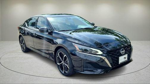 2025 Nissan Altima SR FWD