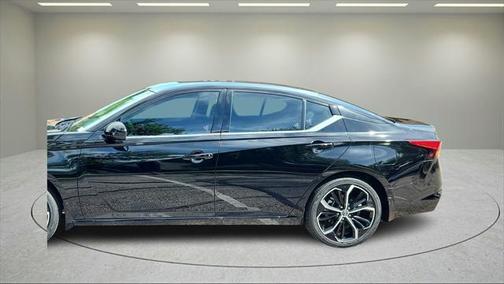 2025 Nissan Altima SR FWD