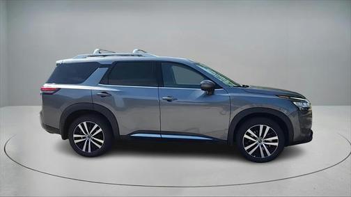 2024 Nissan Pathfinder Platinum 4WD