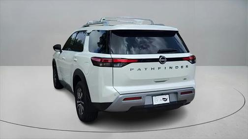 2023 Nissan Pathfinder SL FWD