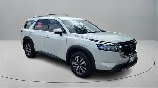 2023 Nissan Pathfinder SL FWD