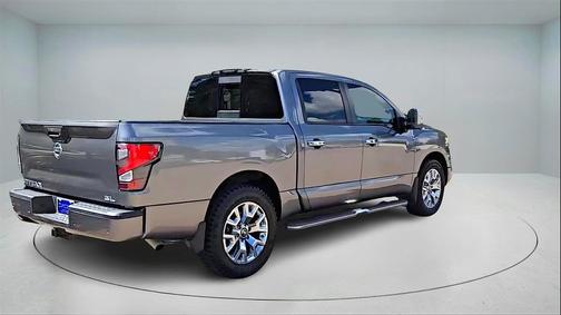 2021 Nissan Titan SL
