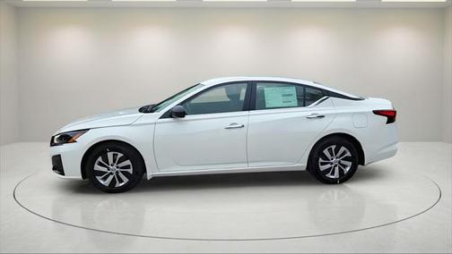 2025 Nissan Altima S FWD