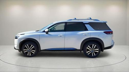 2025 Nissan Pathfinder Platinum FWD