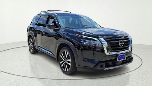 Super Black 2024 Nissan Pathfinder Platinum 4WD