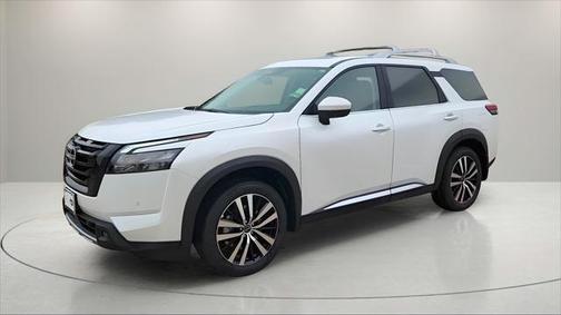 2025 Nissan Pathfinder Platinum FWD