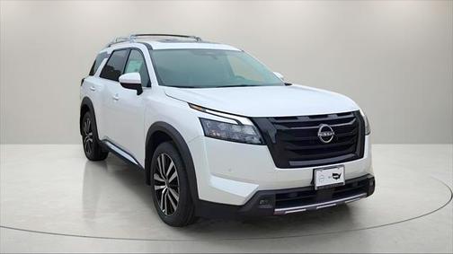 2025 Nissan Pathfinder Platinum FWD