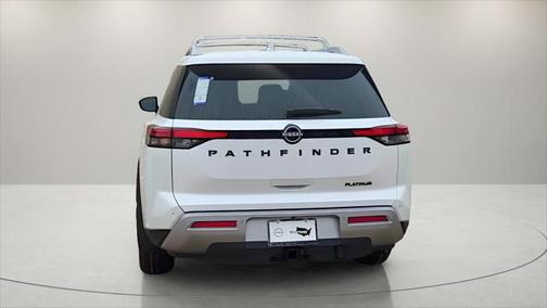 2025 Nissan Pathfinder Platinum FWD
