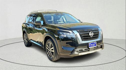 2025 Nissan Pathfinder Platinum FWD