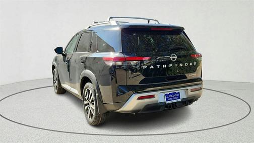2025 Nissan Pathfinder Platinum FWD