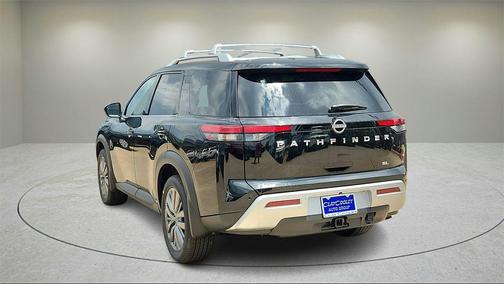 2025 Nissan Pathfinder SL FWD