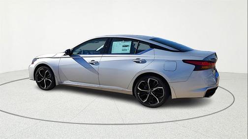 2025 Nissan Altima SR FWD