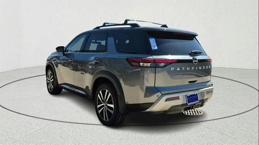 2025 Nissan Pathfinder Platinum FWD