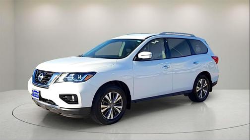 2017 Nissan Pathfinder SV