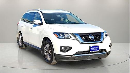 2017 Nissan Pathfinder SV