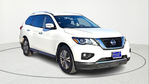 2017 Nissan Pathfinder SV