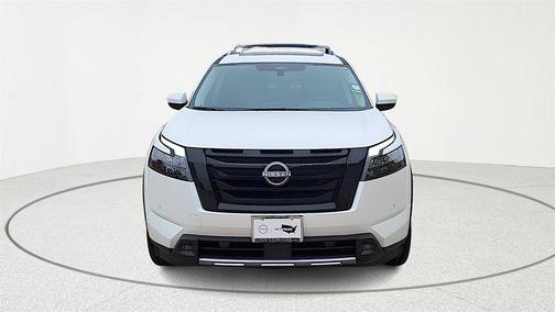 2025 Nissan Pathfinder Platinum FWD