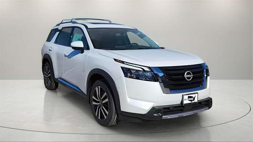 2025 Nissan Pathfinder Platinum FWD