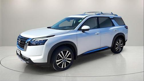 2025 Nissan Pathfinder Platinum FWD