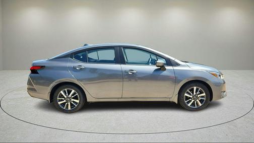 Gun Metallic 2025 Nissan Versa 1.6 SV