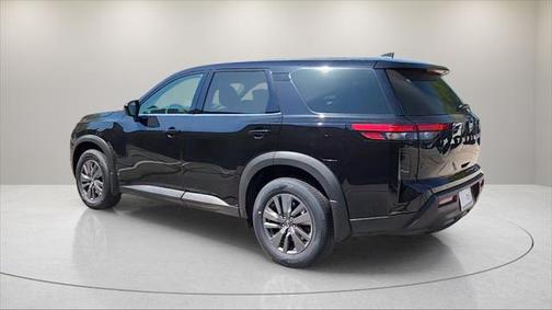 2025 Nissan Pathfinder S FWD