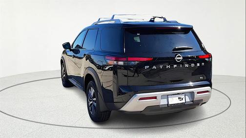 2025 Nissan Pathfinder SL FWD