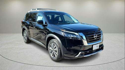 2025 Nissan Pathfinder SL FWD