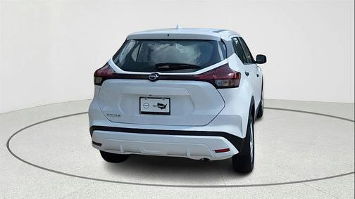 2025 Nissan Kicks S