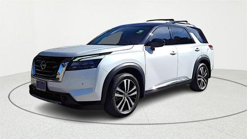 2025 Nissan Pathfinder Platinum 4WD