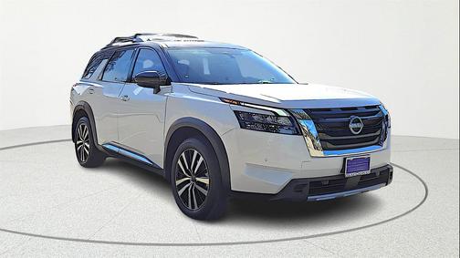 2025 Nissan Pathfinder Platinum 4WD