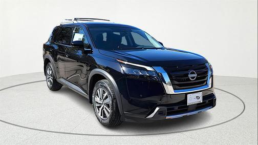 2025 Nissan Pathfinder SL FWD