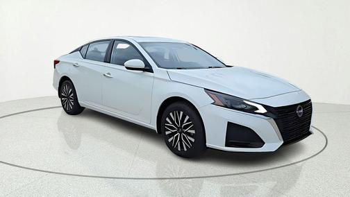 Pearl White Tricoat 2025 Nissan Altima 2.5 SV